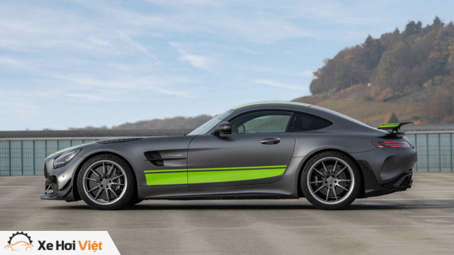 Mercedes-Benz AMG giới thiệu "xế đua" GT-R Pro - 4