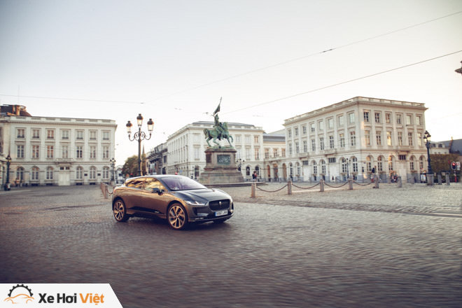 Jaguar I-Pace tiếp tục giành giải thưởng "Chiếc xe của năm 2018" - 3