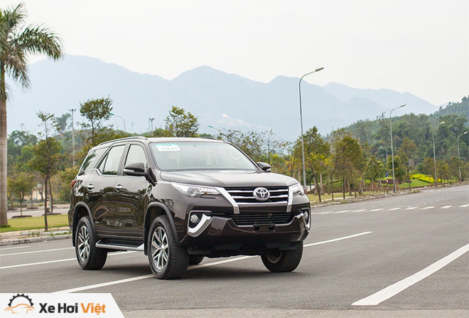 Giá xe Toyota Fortuner 2019 cập nhật mới nhất - ưu đãi hấp dẫn khi mua xe tại đại lý - 1