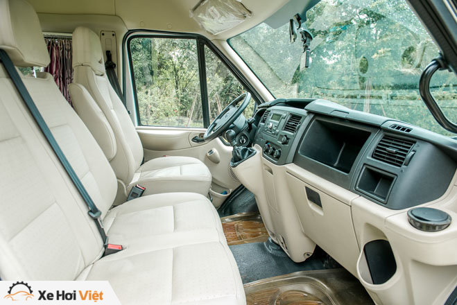 Ford công bố giá bán mới cho xe khách Transit - 6