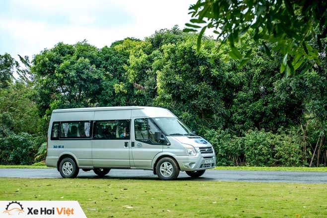 Ford công bố giá bán mới cho xe khách Transit - 3