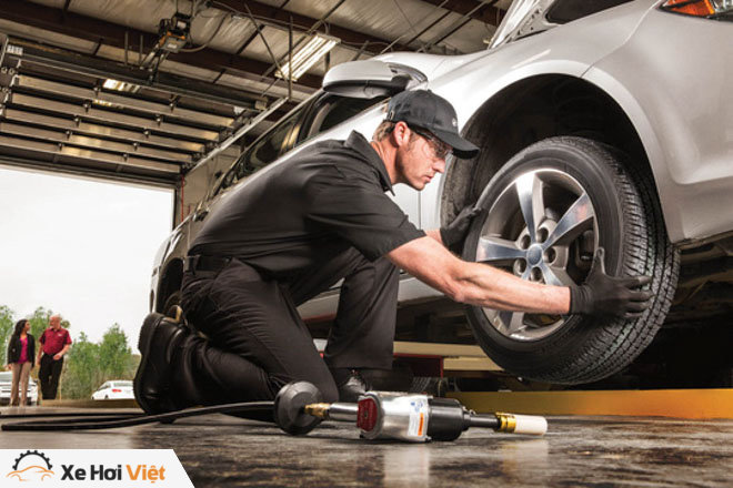 10 bước thay lốp xe thủng nhanh chóng và an toàn nhất - 2