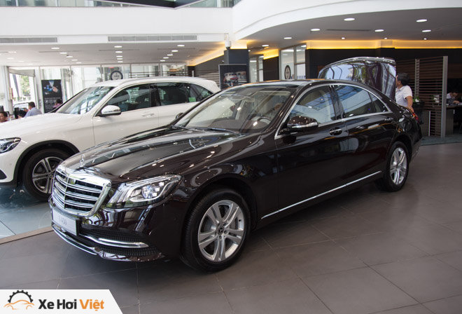 Mercedes-Benz Việt Nam &#34;bất ngờ&#34; tăng giá 11 mẫu xe: Mức tăng cao nhất 400 triệu đồng - 1