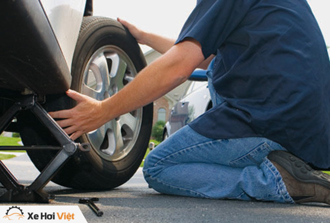10 bước thay lốp xe thủng nhanh chóng và an toàn nhất - 3