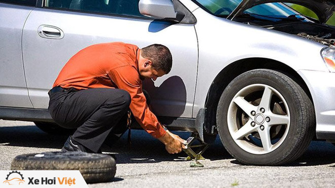 10 bước thay lốp xe thủng nhanh chóng và an toàn nhất - 6