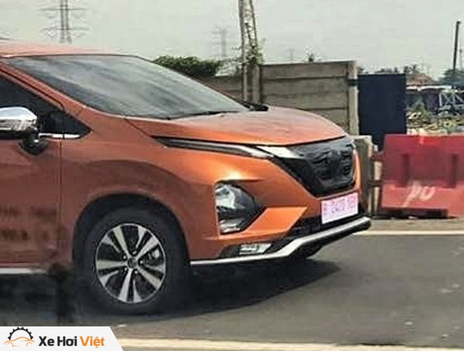 Xe gia đình cỡ nhỏ Nissan Grand Livina thế hệ mới lộ ảnh chạy thử - 3