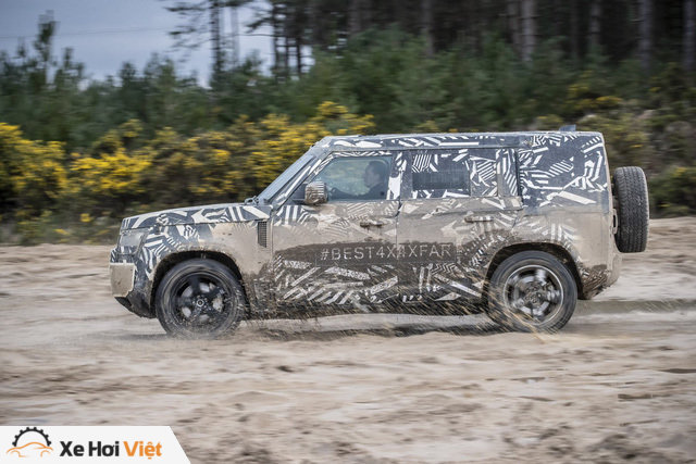 Những điều cần biết về huyền thoại Land Rover Defender sắp hồi sinh trong tháng 9 tới: Đối thủ Mercedes G-Class - Ảnh 3.