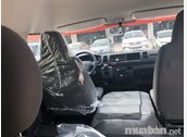 Auto One đang bán Toyota Hiace 16 chỗ, sản xuất 2014 đăng ký 2015.