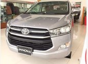 Bán Toyota Innova V 2011 màu bạc xe gia đình đi rất mới