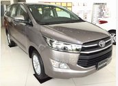 Bán Toyota Innova V 2011 màu bạc xe gia đình đi rất mới