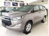 Bán Toyota Innova V 2011 màu bạc xe gia đình đi rất mới