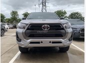 Hilux 2.4 Số Sàn, Hilux 2.4 tự Động KHuyến mãi Lớn