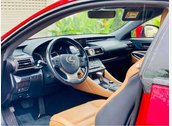 Lexus RC200T, xe nhà chạy còn rất mới.