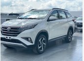 SIÊU PHẨM TOYOTA XĂNG LAI ĐIỆN ĐẦU TIÊN VIỆT NAM