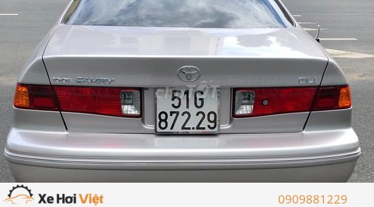 Sau gần 20 năm phục vụ loạt xe công Toyota Camry về hưu với mức giá từ  186 triệu đồng