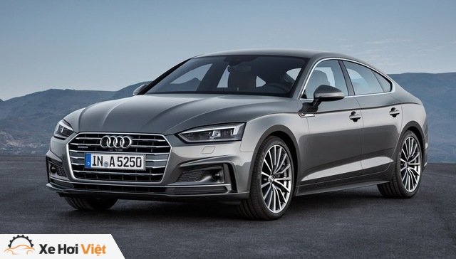 Bên trong Audi A5 Sportback 2017 có những trang thiết bị tương tự phiên bản coupe như hệ thống thông tin giải trí với màn hình 7 inch hoặc 8,3 inch, tùy bản, và màn hình 12,3 inch trên cụm đồng hồ.