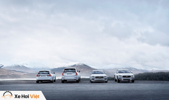 Hãng Volvo đã hoàn thành dòng xe 90-Series hoàn toàn mới của mình với tân binh V90 Cross Country. Trên thực tế, Volvo V90 Cross Country là mẫu xe station wagon mang kiểu dáng rắn rỏi hơn. Trước đó, hãng Volvo đã trình làng một loạt thành viên của dòng 90-Series hoàn toàn mới như S90, V90 và XC90.