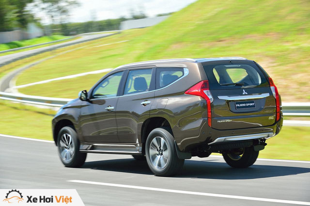 Mitsubishi Pajero Sport thế hệ mới đã lần đầu tiên trình làng tại thị trường Thái Lan vào hồi đầu tháng 8/2015. Sau đó, đối thủ của Toyota Fortuner đã lần lượt ra mắt các thị trường Đông Nam Á khác như Indonesia.