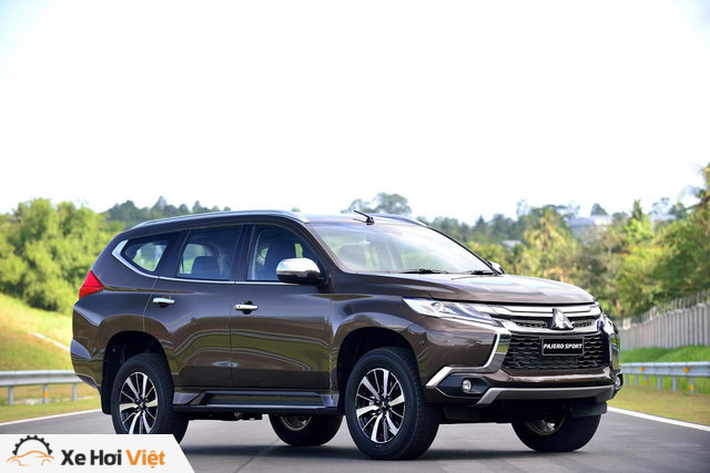 Triển lãm Ô tô Việt Nam (VMS) 2016 sắp diễn ra vào tháng 10 tới đây sẽ là sự kiện ra mắt của không ít mẫu xe hot. Một trong số đó có mẫu SUV cỡ trung Mitsubishi Pajero Sport thế hệ mới, đối thủ cạnh tranh trực tiếp của Toyota Fortuner và Ford Everest tại thị trường Việt Nam.