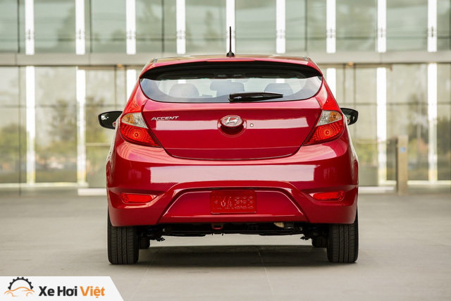 
Về an toàn, Hyundai Accent 2017 nói chung có 2 túi khí trước, túi khí bên dành cho người lái lẫn hành khách trên ghế phụ lái và túi khí rèm. 
