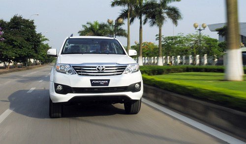toyota-giam-gia-vios-va-altis-toi-60-trieu-tai-viet-nam-1